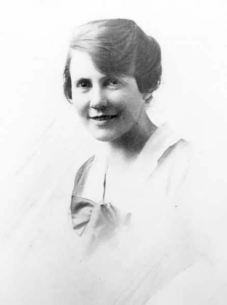 Frances-Lillian-Mackay-1919.jpg