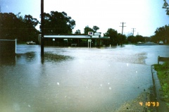 Honeysuckle Creek floods Violet Town