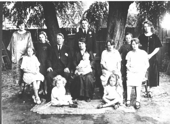 Saunders Family VT c.1924