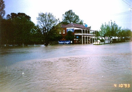 VT Hotel flood2 1993