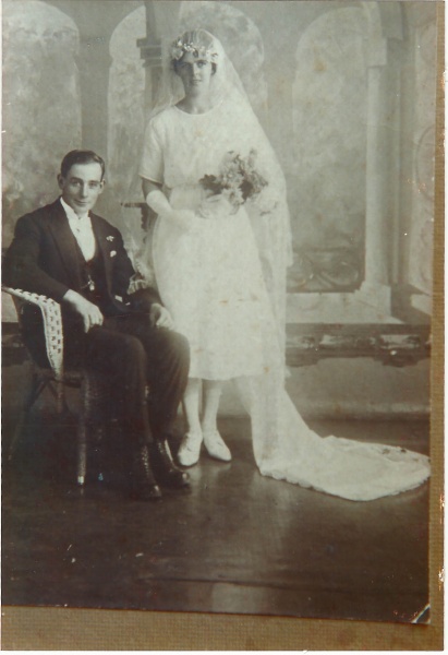 Thomas-Patrick-Mills-marries-Ivy-Pearl-Clare-1924-about.jpg